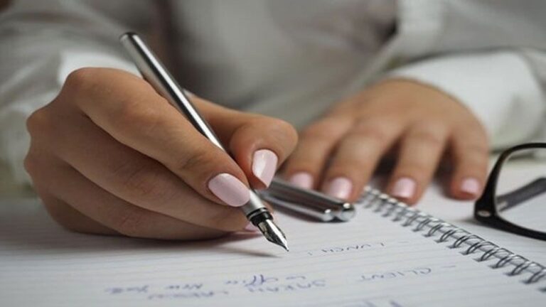 Professional writers can help to improve the clarity of medical writing